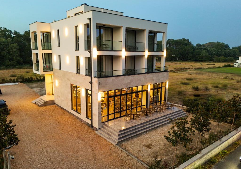 Ulcinj Hotel | Velmare Inn