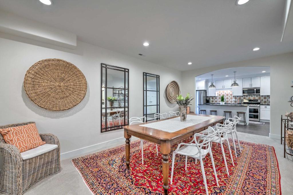Draper Apartment | Vibrant Chic Home ~ 20 Mi to Salt Lake City!