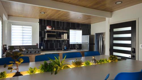 Reseda Hostel | Victory House