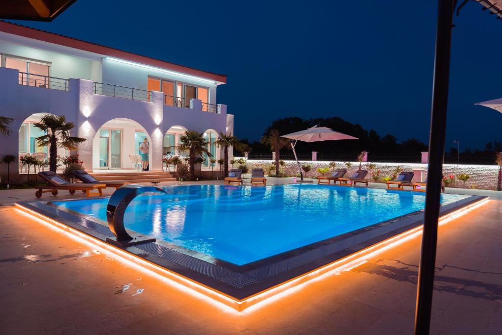Ulcinj Villa | Villa 100 Palme