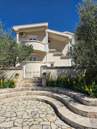 Dobra Voda Villa | Villa Crown Silvia