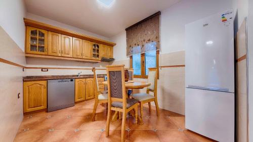 Dobra Voda Villa | Villa Kolovic Sea View