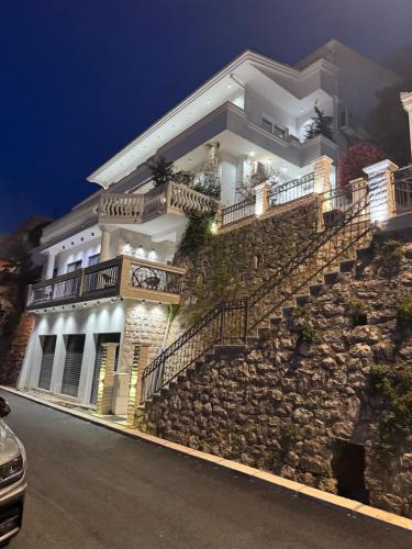 Rana House | Villa LaMia