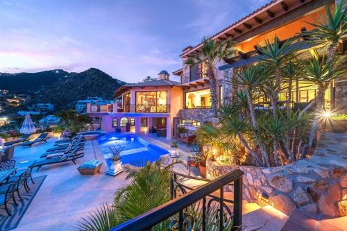 Pedregal Villa | Villa Marisal