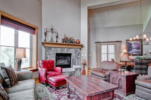 Beaver Creek Apartment | Villa Montane 210 by East West Hospitality