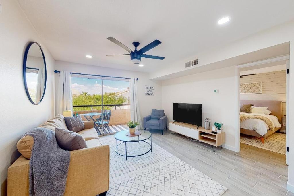 Woodland Springs Apartment | Villa Sunrise condo