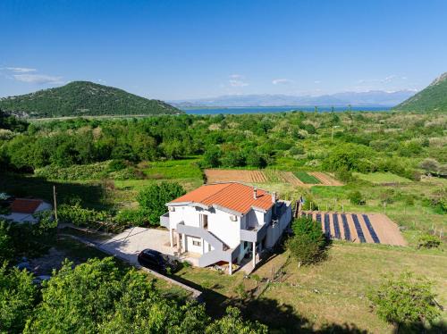 Karuc House | Vržina Farm House Skadar Lake
