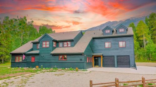 Frisco House | VW26 - Mountain Meadow Lodge