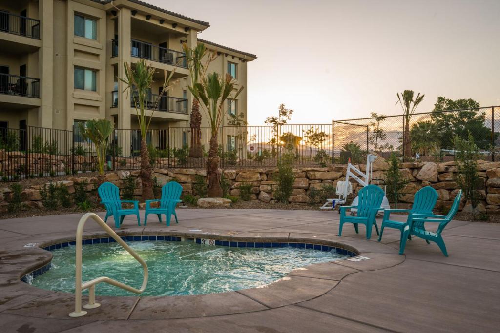 St. George Hotel | W106 Kokopelli Suite L Ground Floor 3-bedroom Pool View