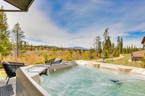 Rendezvous House | Walk to Dtwn: Fraser Retreat w/Hot Tub & Views!