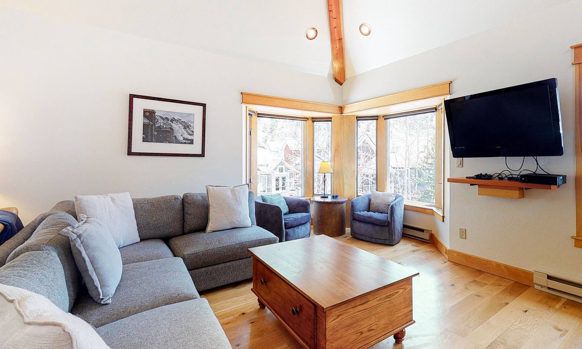 Telluride Condo | Walk to lifts & downtown, mountain-view condo with washer/dryer