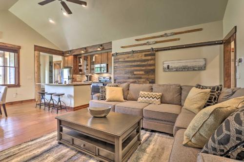 Grand Lake House | Walk to Main St & Marina: Grand Lake Cabin!