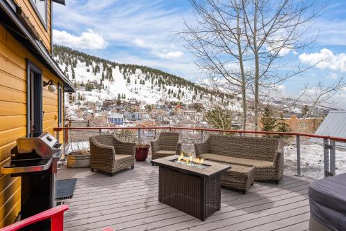 Downtown Park City House | Walk to Main Street, Large beautiful Home, Private Tub, 3BR