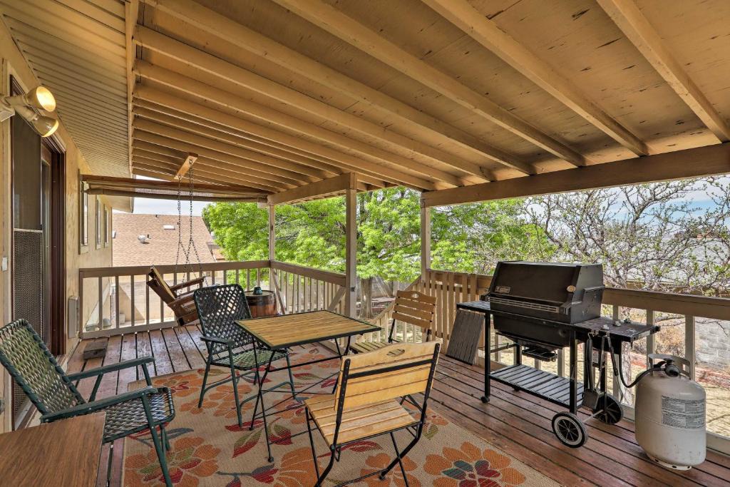 Page House | Walk to Rim View Trail: Page Home w/Deck & Yard
