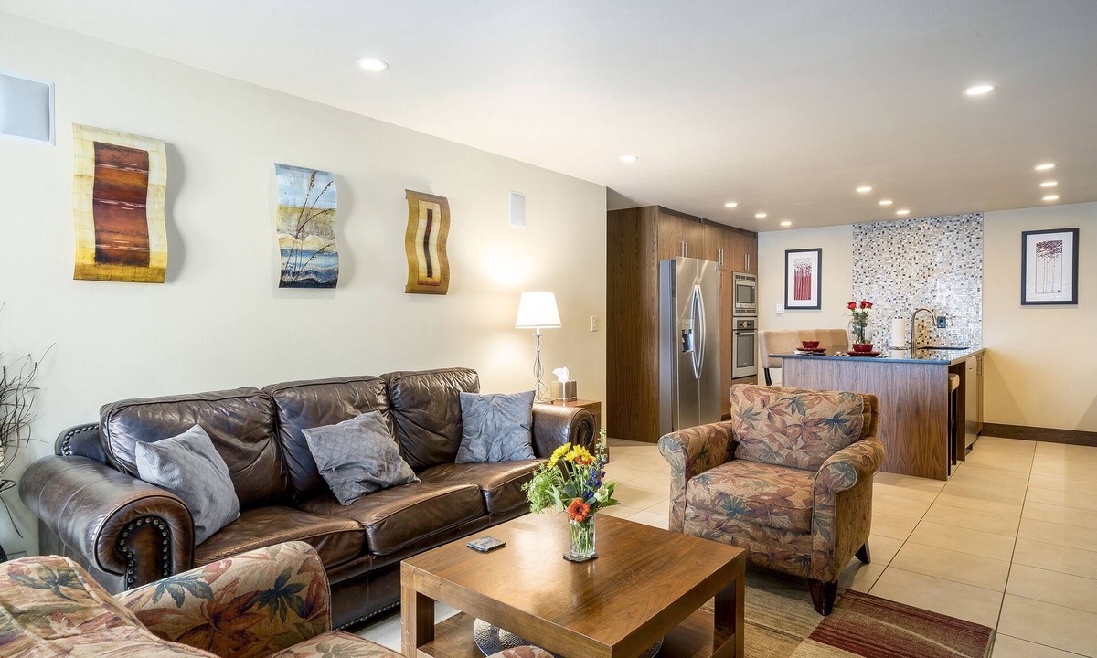 Steamboat Springs Condo | Walk to Thunderhead Lift! Hot Tub/Pool! Quiet Building!