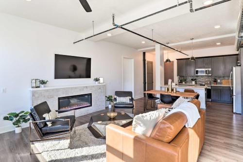 Downtown Lincoln House | Walk to UNL Campus: Dtwn Lincoln Loft Apt!