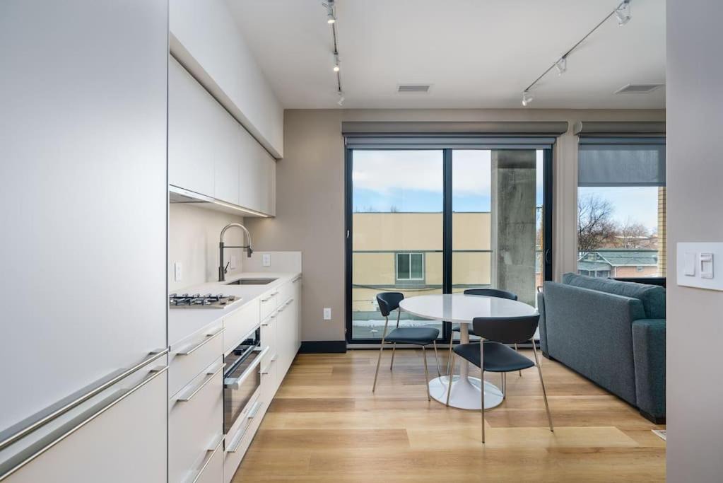 Berkeley House | Walk Trendy Tennyson From Our Flat &Roof Top Patio