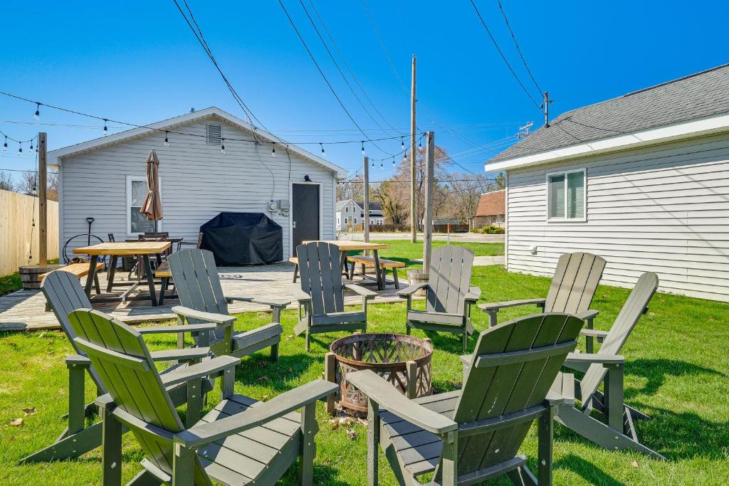 Elk Rapids House | Walkable 3-Unit Escape Near Elk Lake & Bay Access!