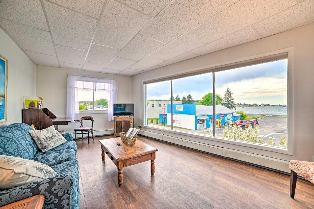 St Ignace House | Walkable St Ignace Condo w/Lake Huron Views