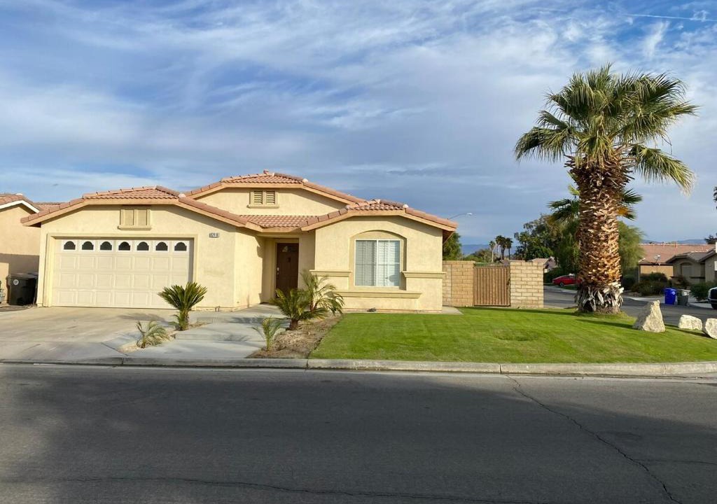 Indio House | Walking Distance to Stagecoach