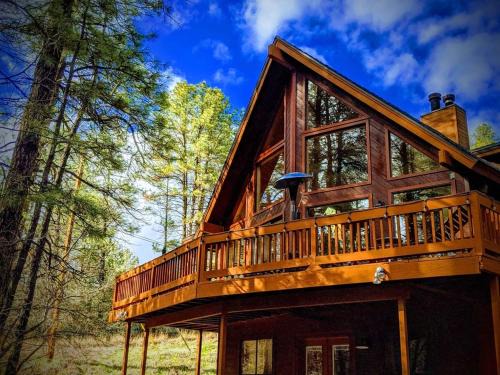 Pine Ski Chalet | Wandering Elk Cabin