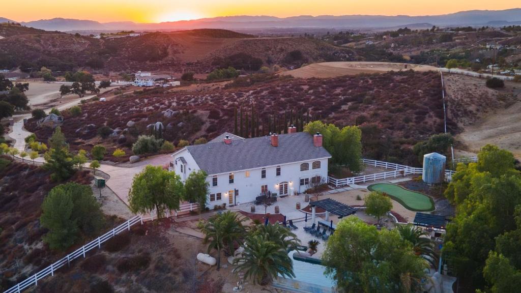 Temecula Villa | Warhol by AvantStay