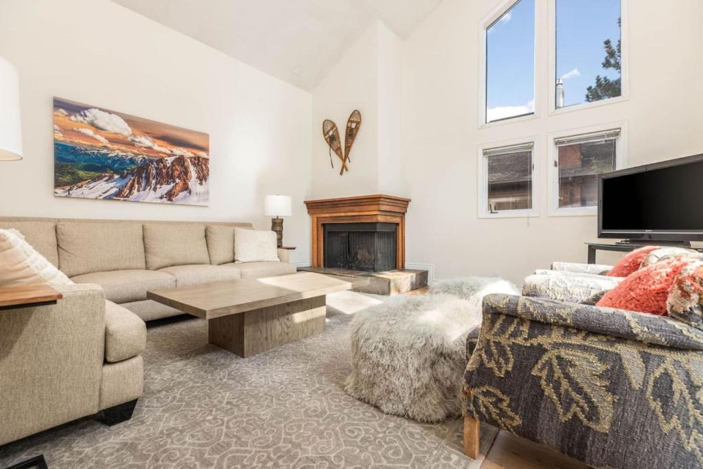 Cottonwood Heights House | Wasatch Mtn. Basecamp Retreat - Private Hot Tub