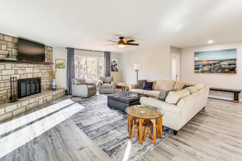 Hot Springs Village House | Waterfront Lake Coronado Home w/Deck & Views