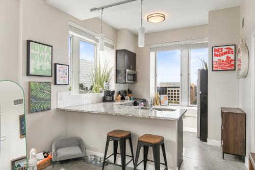 Downtown Des Moines Apartment | Welcome to Dog Moines-Downtown DSM Studio with Skywalk Access No Pet Fees