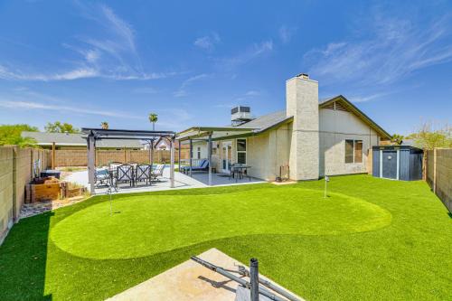 Peoria House | Welcoming Group Getaway w/Pool & Patio in Peoria!