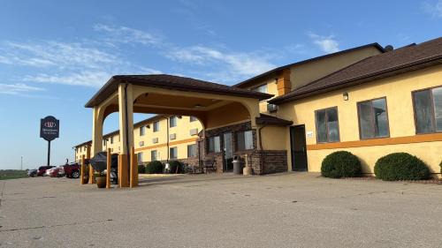 Grinnell Hotel | Western Inn & Suite Grinnell IA