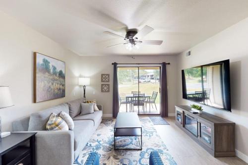 Table Rock House | Wholesome Hideout