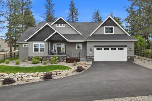 Hayden View Estates House | Winston's Luxurious Retreat