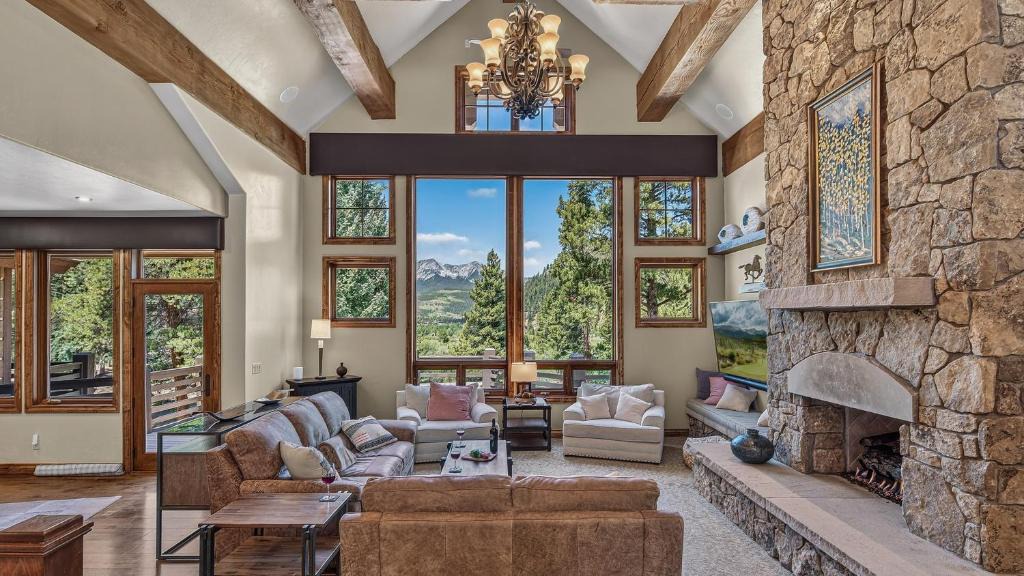 Breckenridge House | Winterfell Estates