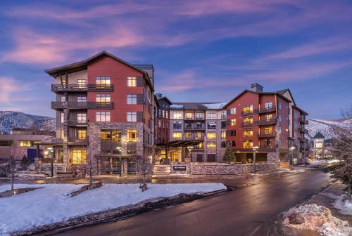 Avon House | Wyndham Avon Eight 8BR Apartments