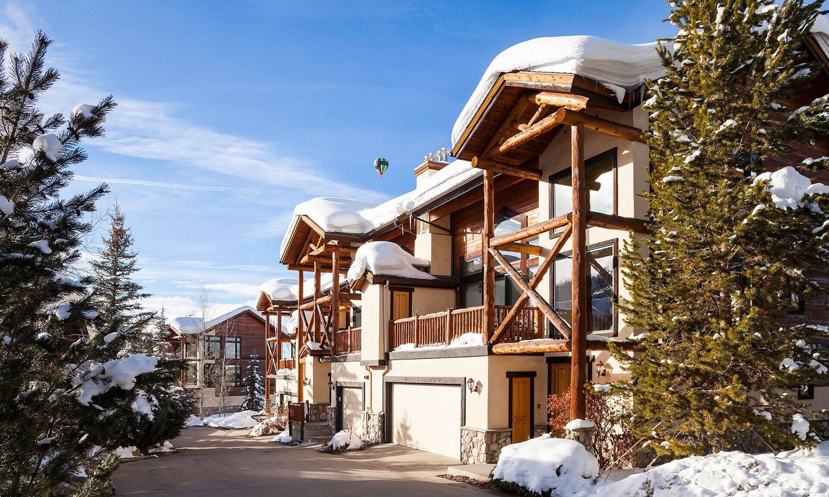 Steamboat Springs House | X2702 | Luxury Townhome | Nice Deck | A/C | Pool | Hot Tub | A/C