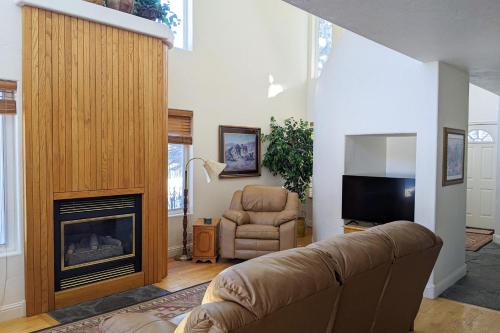 Driggs House | Year-Round Base w/Balcony & Mtn Views in Driggs!