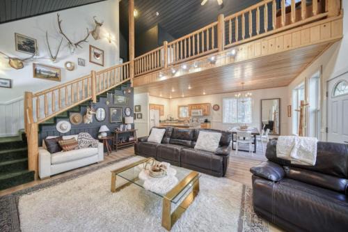 Island Park House | Yellowstone Getaway Hot Tub 4th Bonus Loft Bedroom
