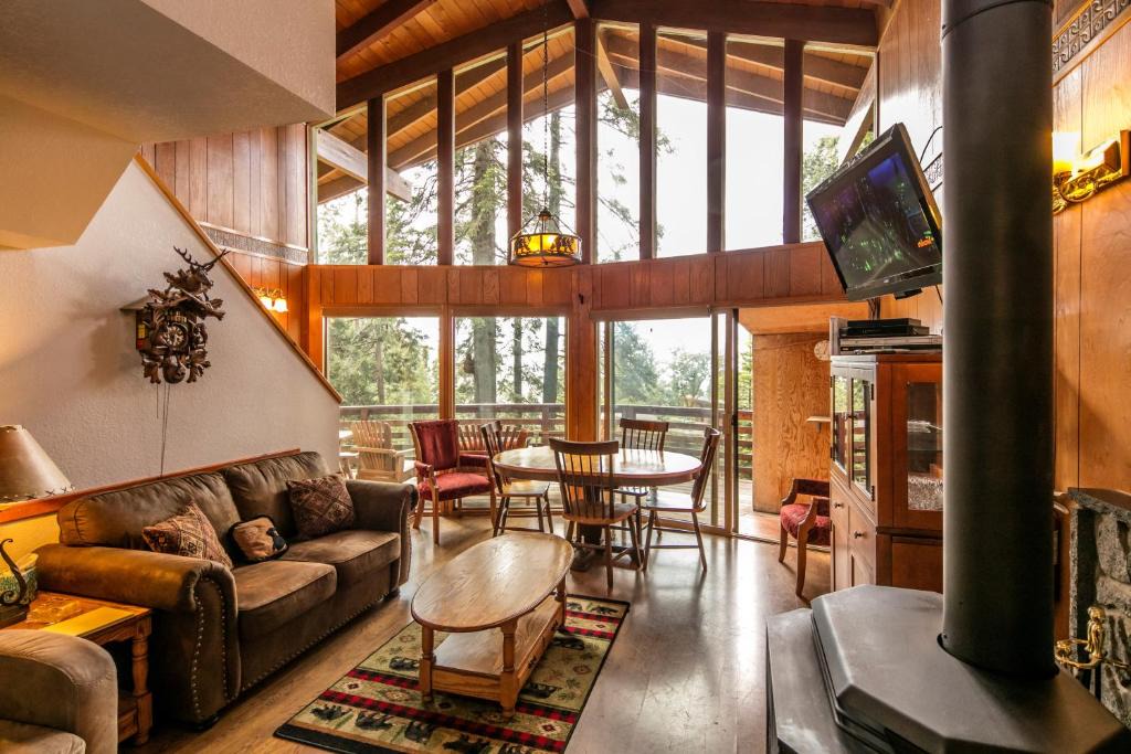 Yosemite West House | Yosemite Cub's Cabin