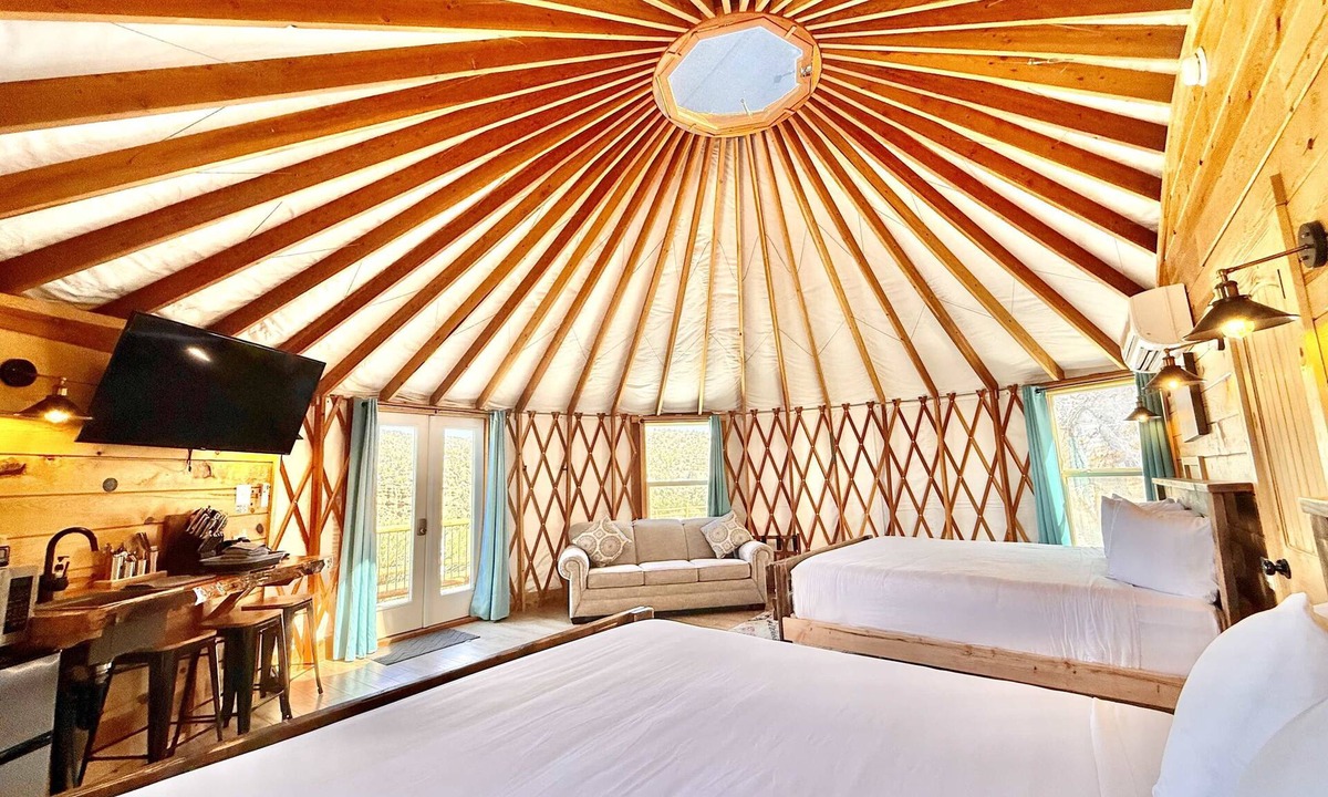 Orderville House | Yurt Overlook #3 w/AC, Private Bath Near Zion