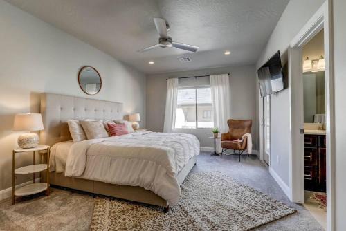 Hurricane House | Zion Village Vacation Home, PickleBall, Basketball, Heated Pool