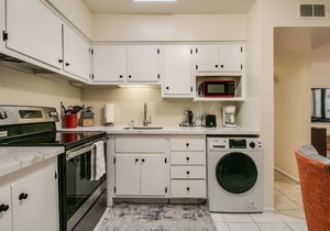 2 Bedroom w/Patio in Popular Phoenix Arcadia Area!