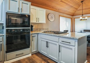 20 Lassen Lane-Sunriver, Oregon: Hot Tub, BBQ, WiFi, SHARC Aquatics, Tubing Hill, Mt. Bachelor, Golf, Deschutes River, Tennis, Bike Paths