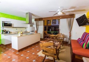 Amazing 2BR Master Suite in the Best Location