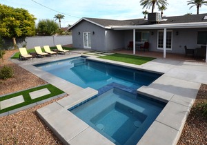 Amazing 4 bed/3 bath, minutes to Old Town Scottsdale! Heated Pool and Spa!