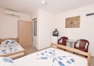 Apartments and Rooms Villa Mia