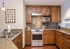 Ascent Condo 111 | Avon, CO 2BR | Indoor Pool & Free Ski Shuttle