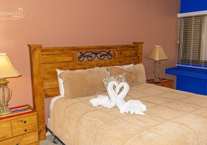 Beachfront Upper Floor Luxury Condo - Sonoran Spa N404 1 BR 1 BA Next to the Pool, High Speed Wi-Fi