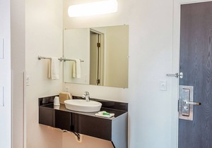 Best Place to Stay in Montana! 3 Sleek Units, Pet-Friendly, Near Lake Shel-oole