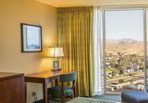 Desert Oasis In The Heart Of Laughlin! 4 Stylish Units for Families On A Budget!